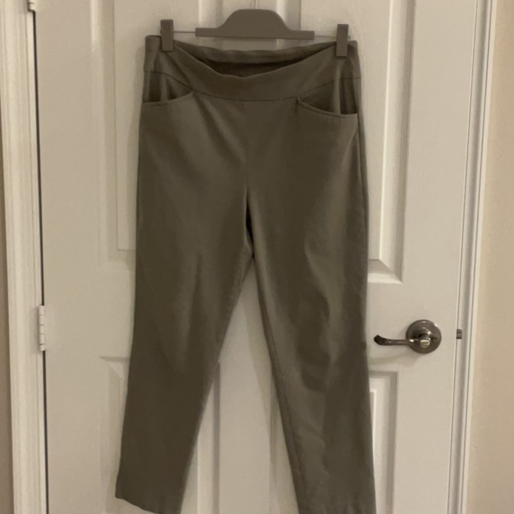 Khaki Chicos pants
